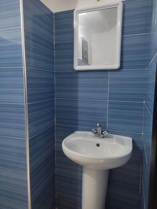Peaceful Apartment Аль-Хосейма Екстер'єр фото